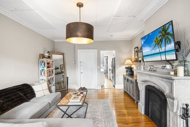 1 Saint Charles St 3, Boston, MA 02116