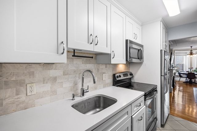 1 Saint Charles St 3, Boston, MA 02116