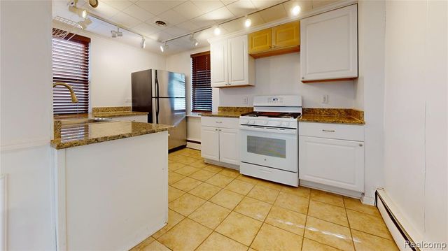 415 Gardenia Avenue, Royal Oak, MI 48067