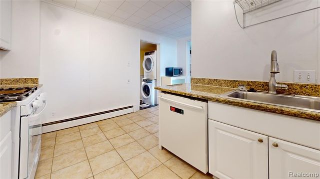 415 Gardenia Avenue, Royal Oak, MI 48067