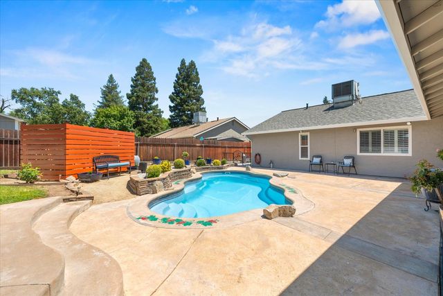 303 1st St, Lincoln, CA 95648