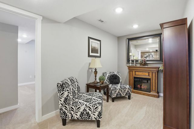 15714 N Gleneden Dr, Spokane, WA 99208