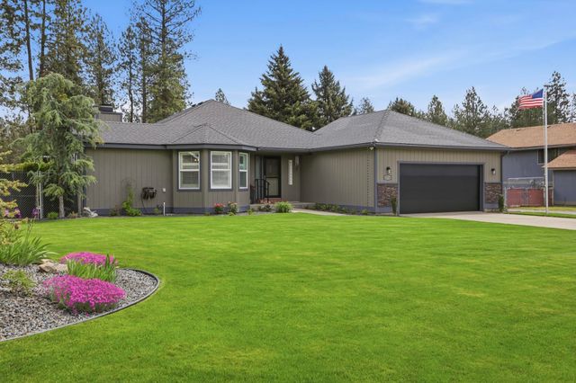 15714 N Gleneden Dr, Spokane, WA 99208