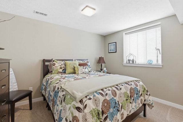 15714 N Gleneden Dr, Spokane, WA 99208