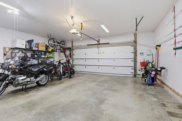 15714 N Gleneden Dr, Spokane, WA 99208