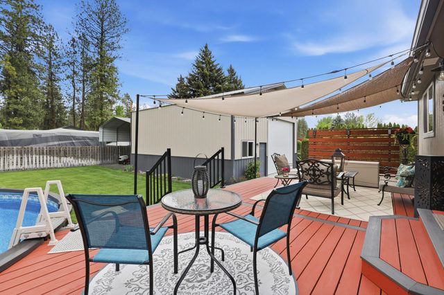 15714 N Gleneden Dr, Spokane, WA 99208