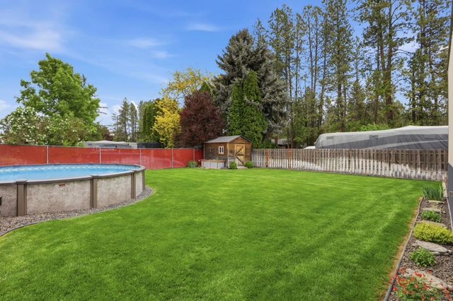 15714 N Gleneden Dr, Spokane, WA 99208