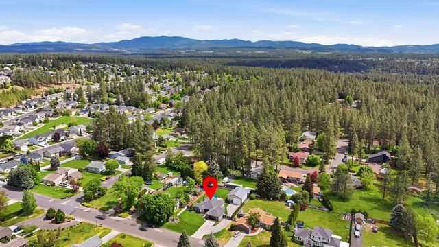 15714 N Gleneden Dr, Spokane, WA 99208