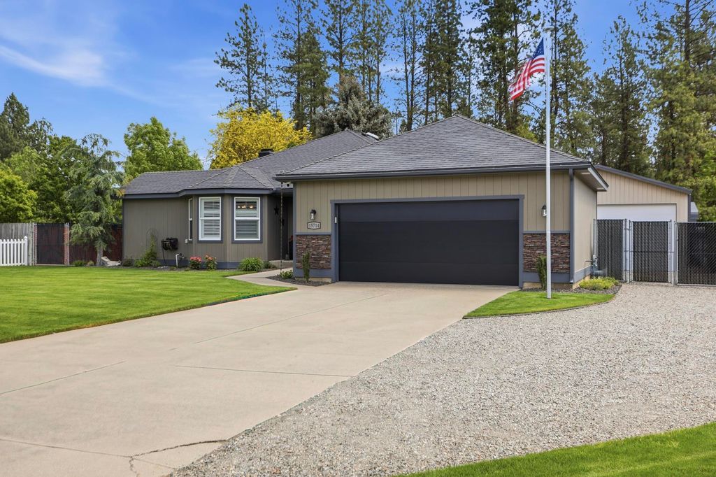 15714 N Gleneden Dr, Spokane, WA 99208