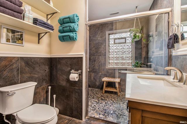 905 White Oak Drive, South Bend, IN 46617