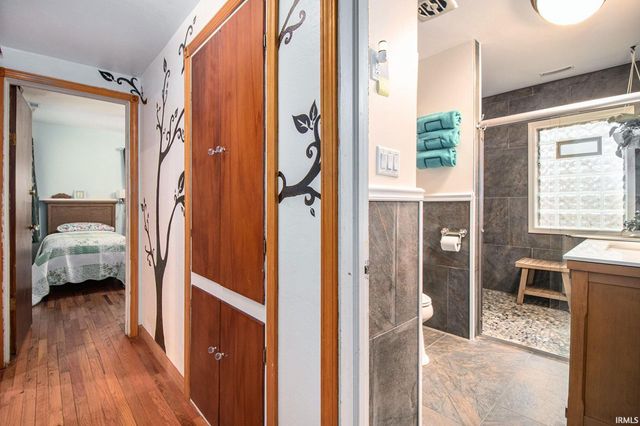 905 White Oak Drive, South Bend, IN 46617