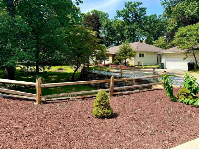 905 White Oak Drive, South Bend, IN 46617