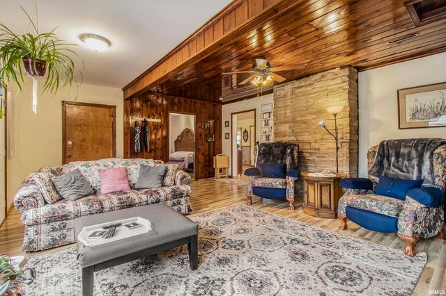 905 White Oak Drive, South Bend, IN 46617