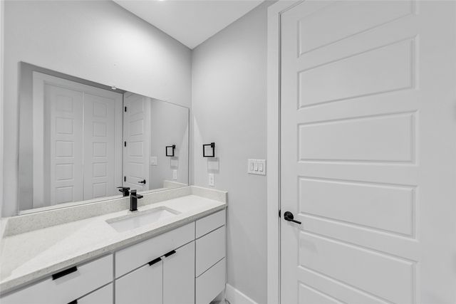 1510 S Lindsay, Gainesville, TX 76240