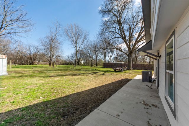 1510 S Lindsay, Gainesville, TX 76240