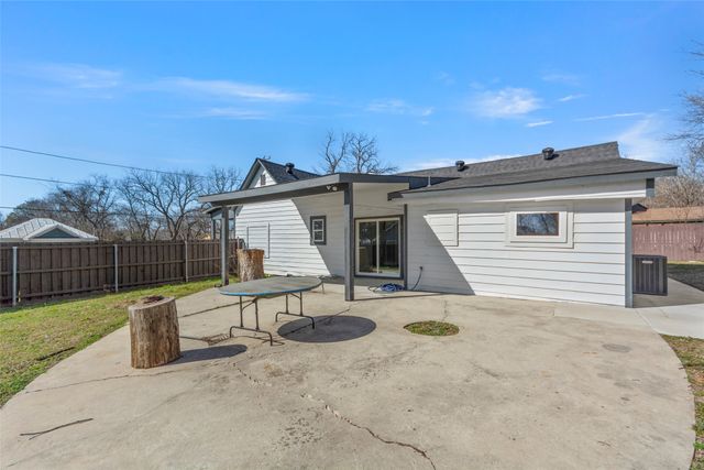 1510 S Lindsay, Gainesville, TX 76240