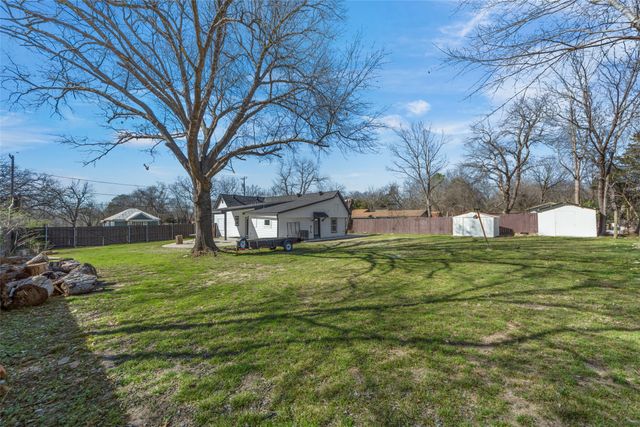 1510 S Lindsay, Gainesville, TX 76240