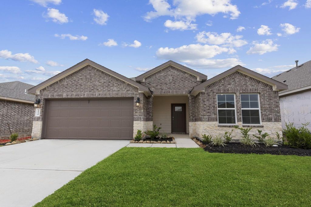 1021 River Coral, Alvin, TX 77511
