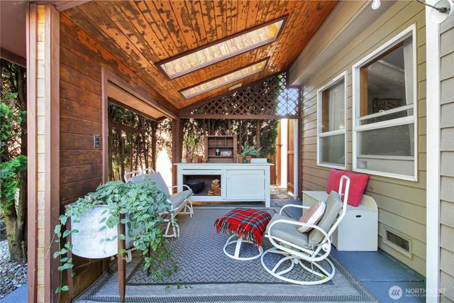 17513 Redhawk Drive, Arlington, WA 98223