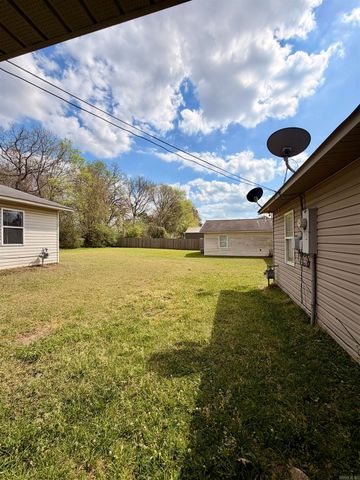 530 N Boyd St, Monticello, AR 71655