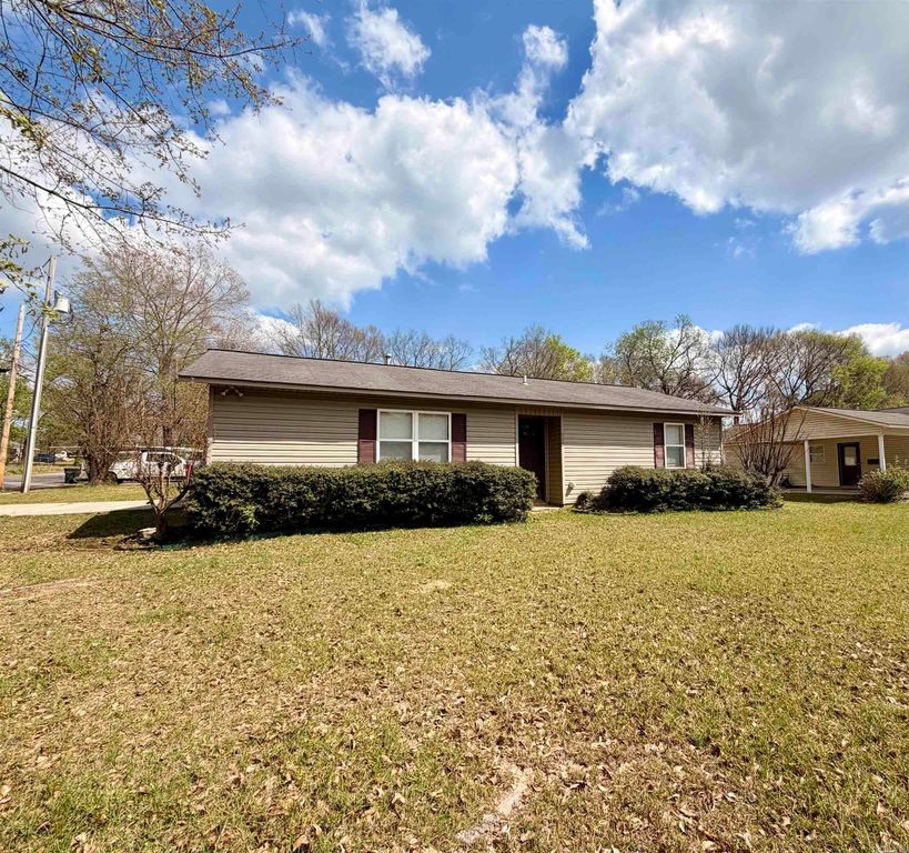 530 N Boyd St, Monticello, AR 71655