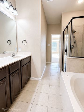 1533 Salado Trail, Weatherford, TX 76087