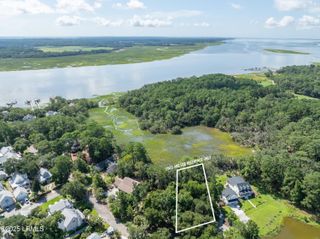 19 Sheridan Road, Beaufort, SC 29907