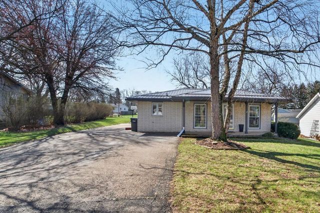 4389 Curry Lane, Windsor, WI 53598