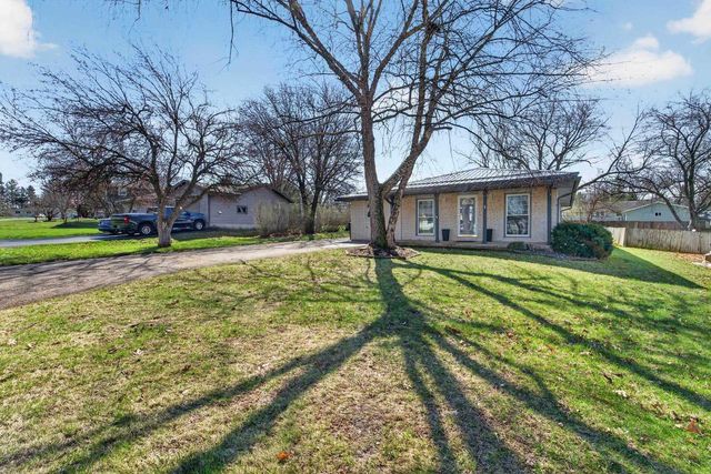 4389 Curry Lane, Windsor, WI 53598