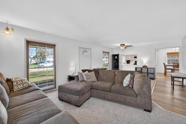 4389 Curry Lane, Windsor, WI 53598