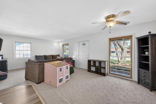 4389 Curry Lane, Windsor, WI 53598
