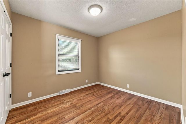 8301 Clare Road, Lenexa, KS 66227