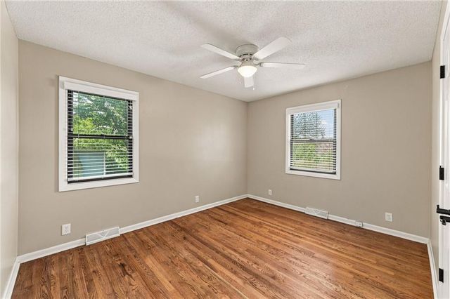 8301 Clare Road, Lenexa, KS 66227