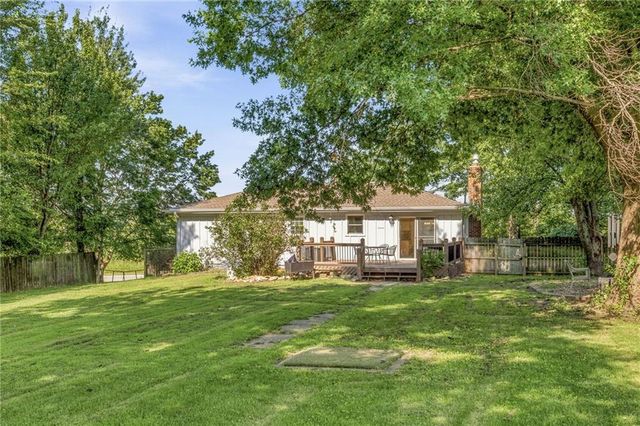 8301 Clare Road, Lenexa, KS 66227