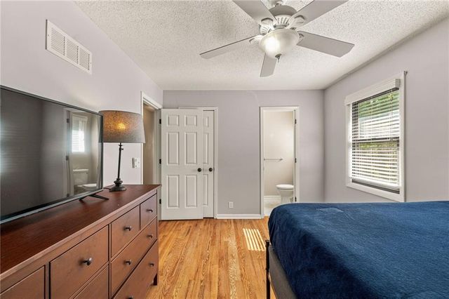 8301 Clare Road, Lenexa, KS 66227