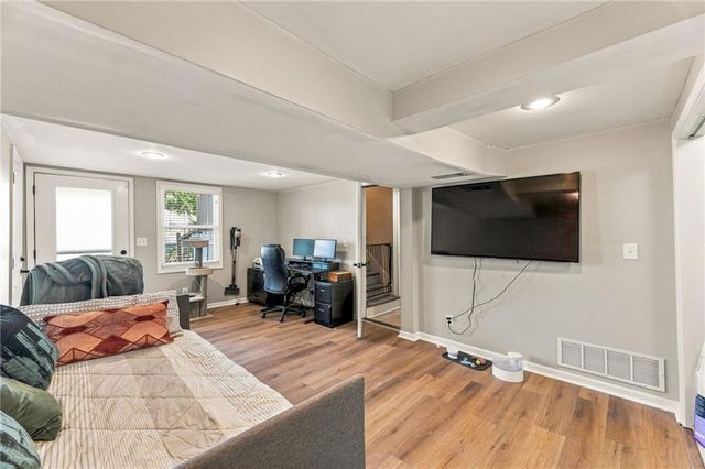 8301 Clare Road, Lenexa, KS 66227