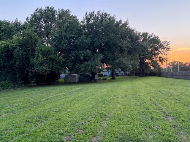 8301 Clare Road, Lenexa, KS 66227