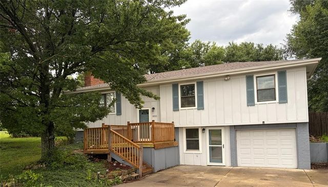 8301 Clare Road, Lenexa, KS 66227