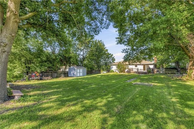 8301 Clare Road, Lenexa, KS 66227