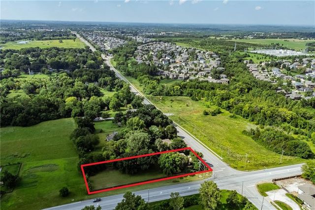 8301 Clare Road, Lenexa, KS 66227
