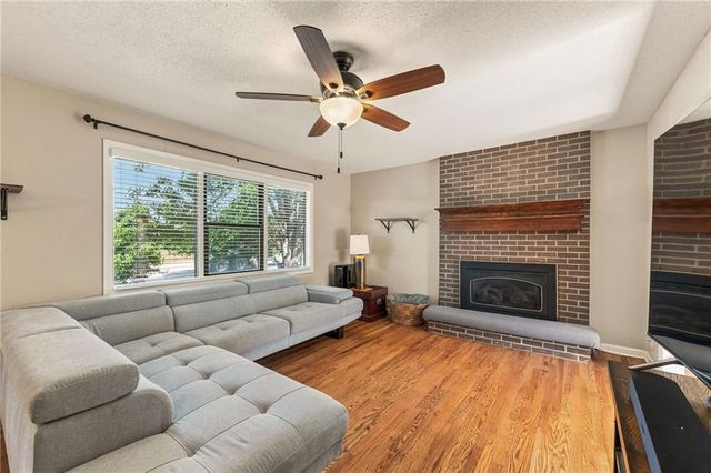 8301 Clare Road, Lenexa, KS 66227