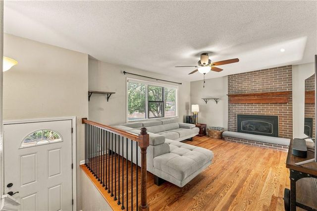 8301 Clare Road, Lenexa, KS 66227