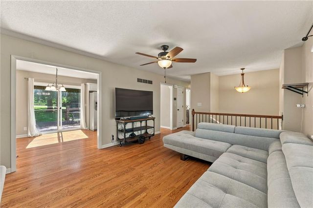 8301 Clare Road, Lenexa, KS 66227