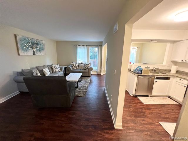 3143 Village Circle, Ann Arbor, MI 48108