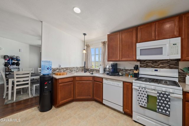 908 W 60th Street, Rosamond, CA 93560