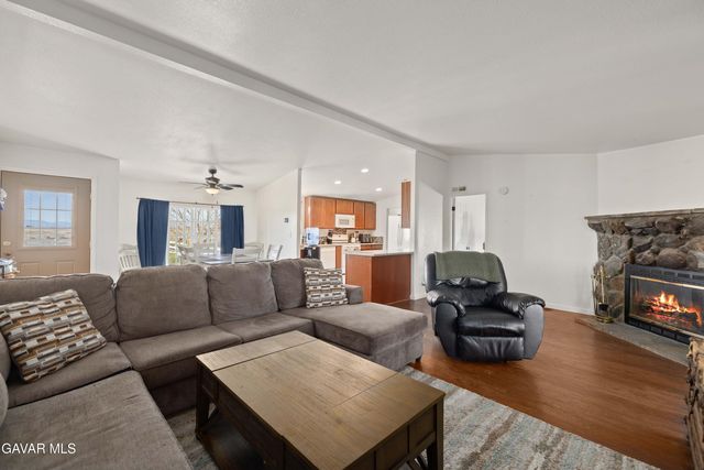 908 W 60th Street, Rosamond, CA 93560