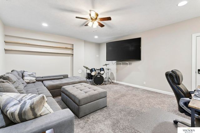 9511 Southern Sky Road, Lincoln, NE 68505