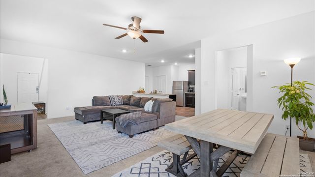 3923 Trail De Paris, New Braunfels, TX 78132