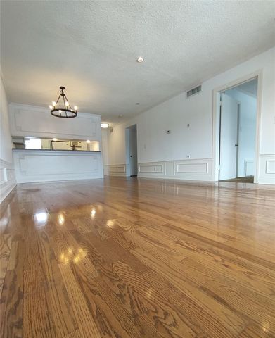 3131 Southwest Freeway 49, Houston, TX 77098