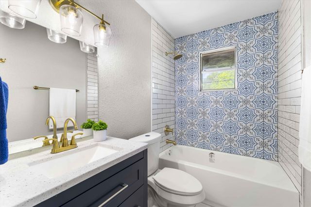 3000 Old Robinson Road, Waco, TX 76706